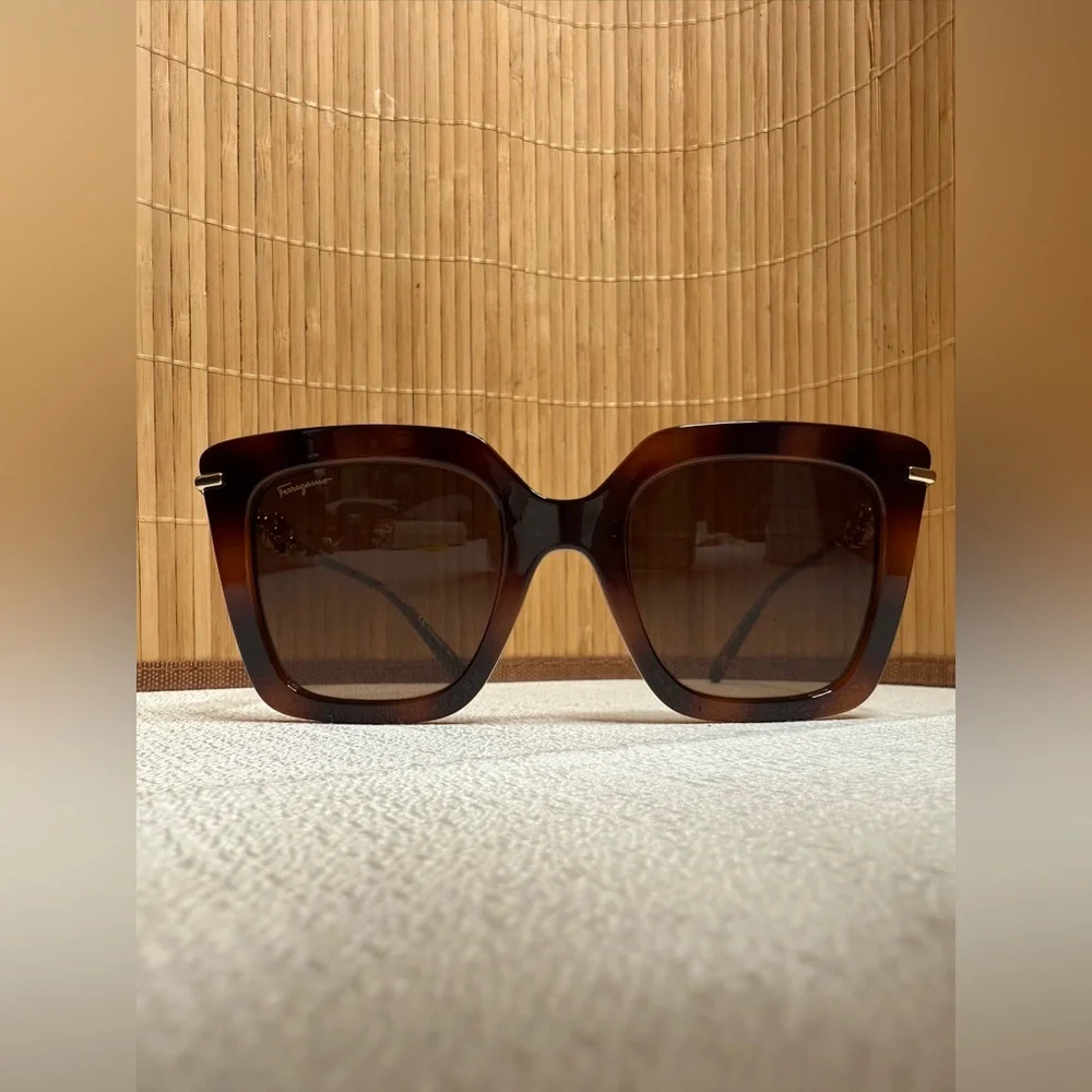 Salvatore Ferragamo Oversized Square Sunglasses Brown Gradient Gancini Arms